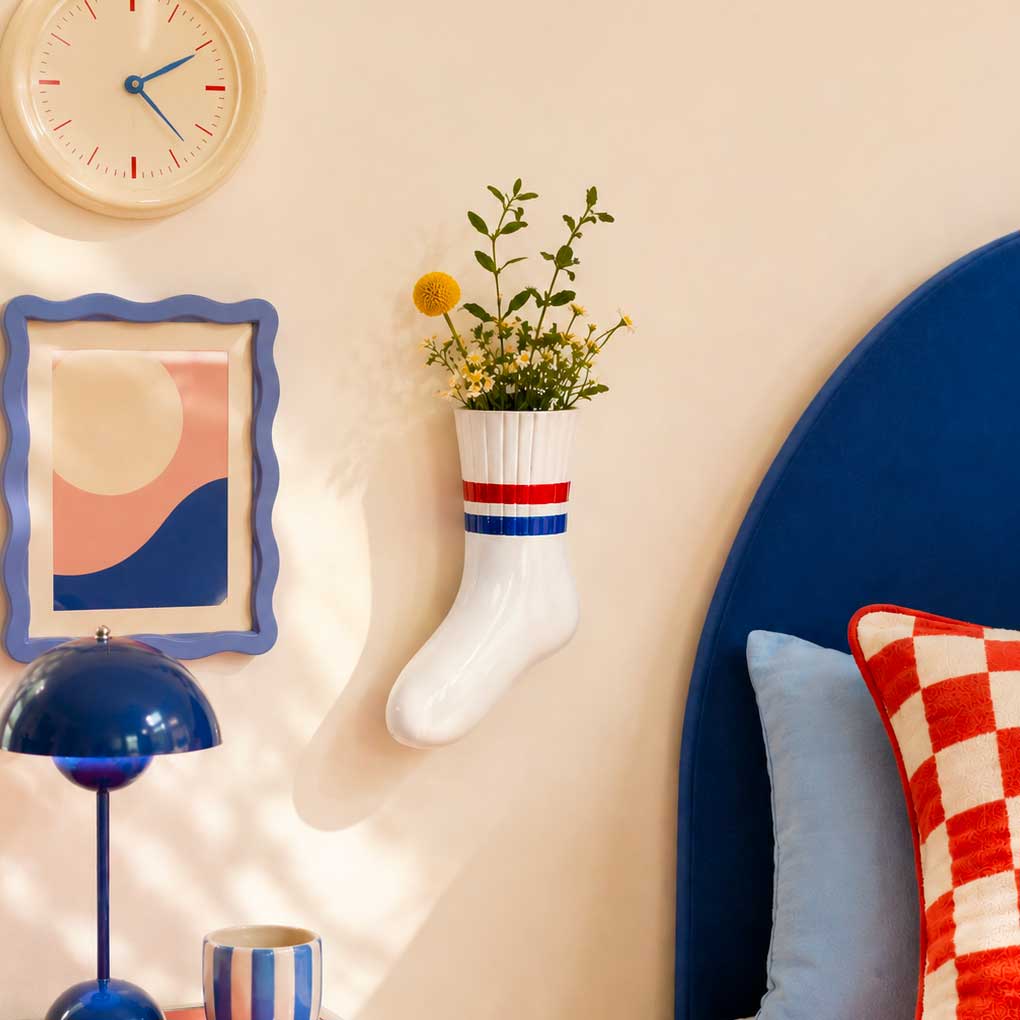 Upside Stories - Wandvase Socke