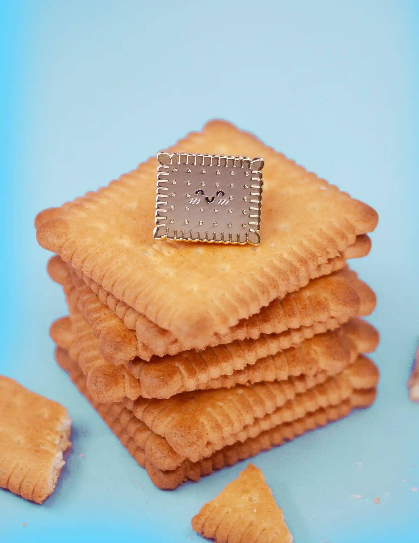Petit Beurre Butterkeks Emaille-Pin von Joanna Behar
