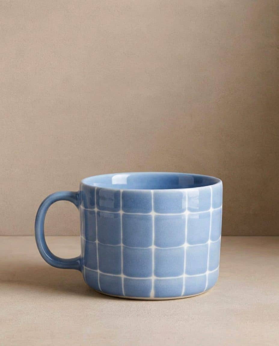 Egg Back Home - Pool-Steingutbecher 450 ml, Himmelblau