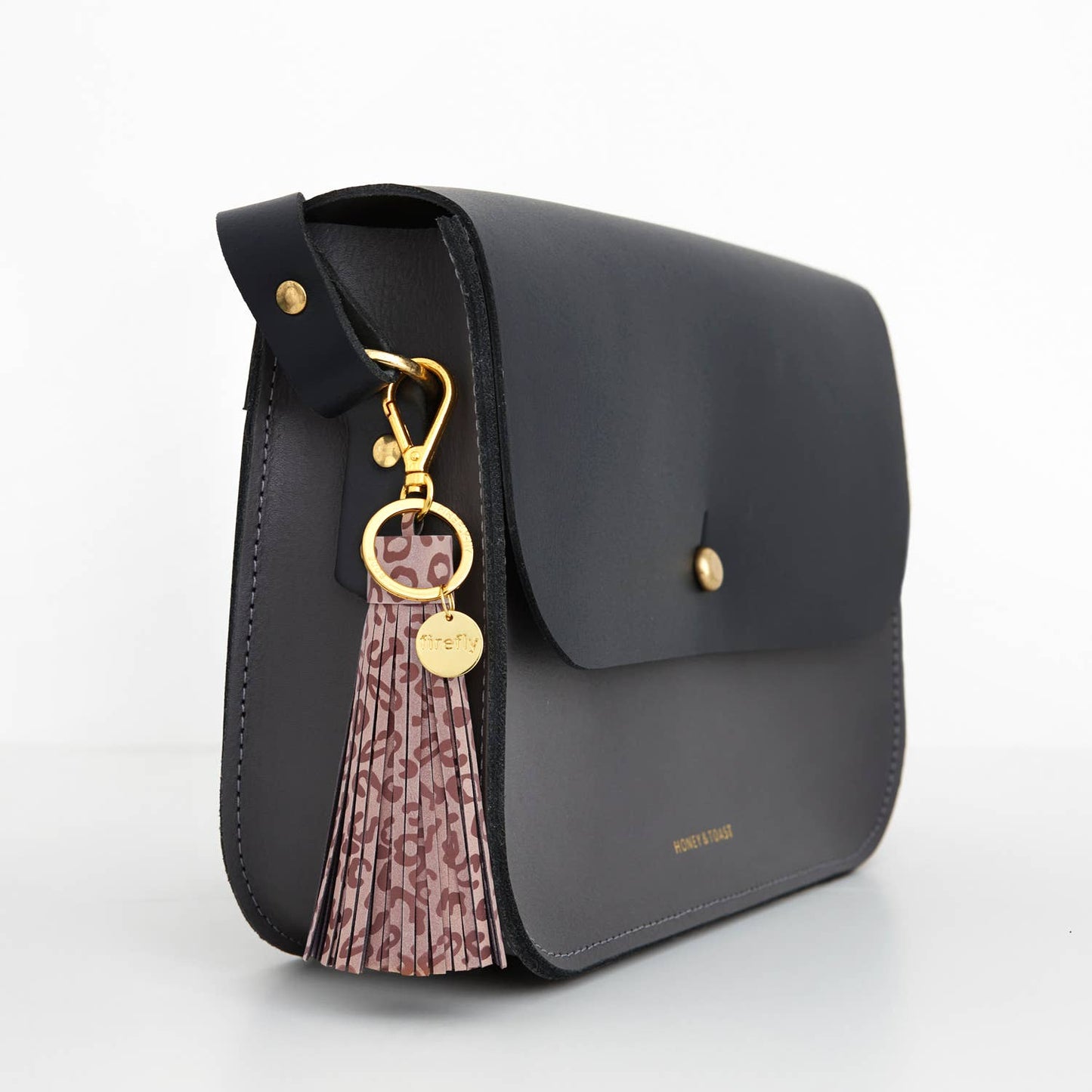 Bag Charm Reflektor mit weicher Quaste — Leopard - Firefly Reflectors