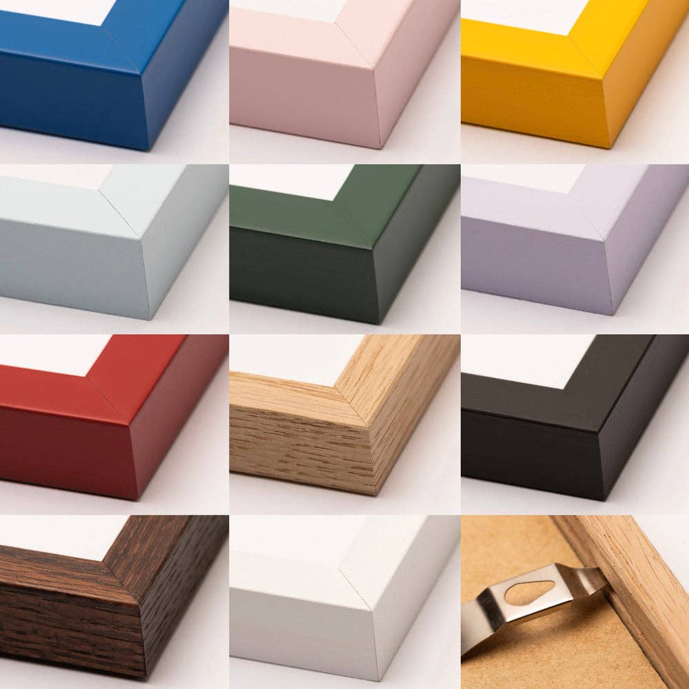Pictufy - Kunstdruck „Frau mit Weinglas“ – malerisches korallenfarbenes Porträt