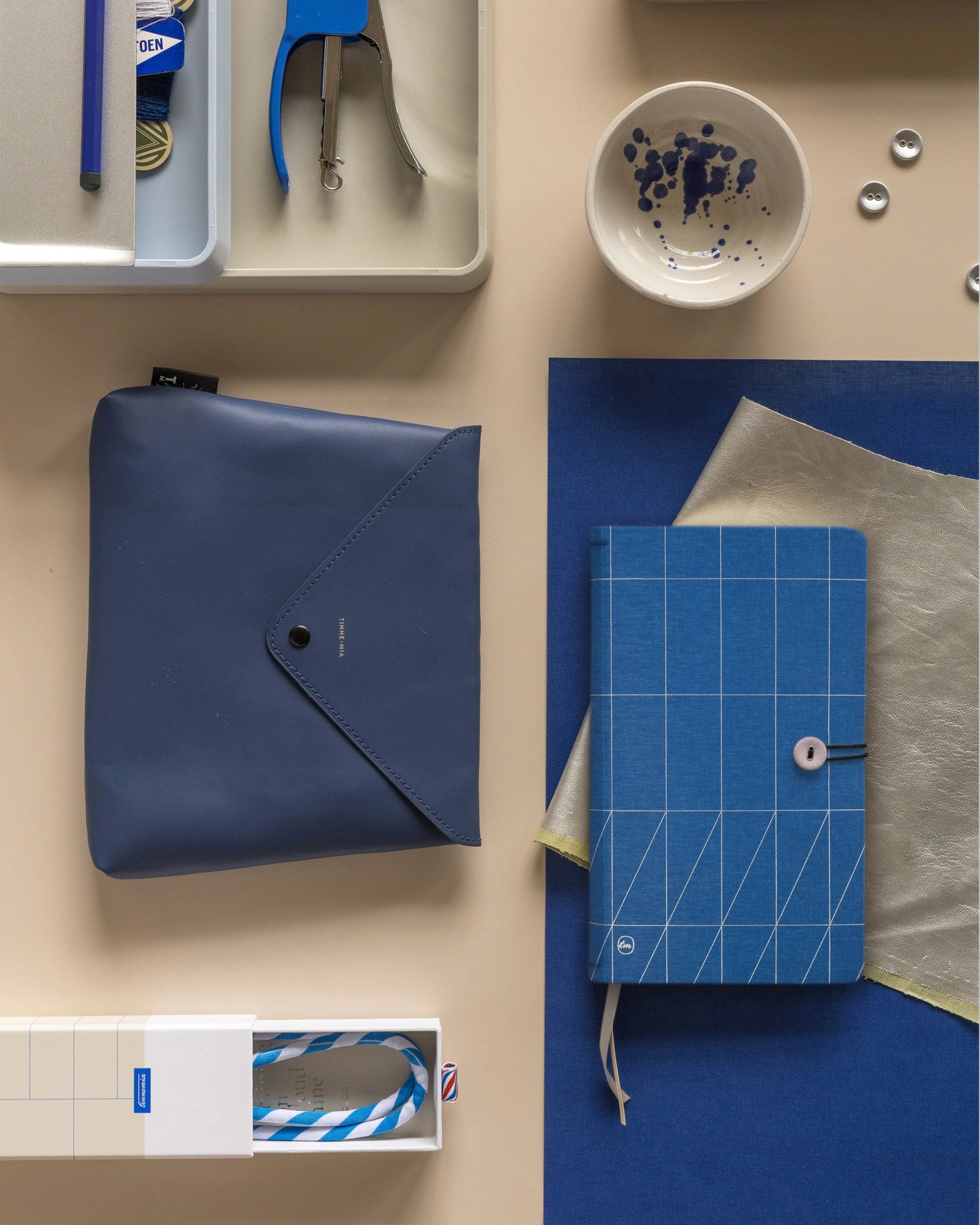 Diary Button Blue Print 2026 von Tinne & Mia