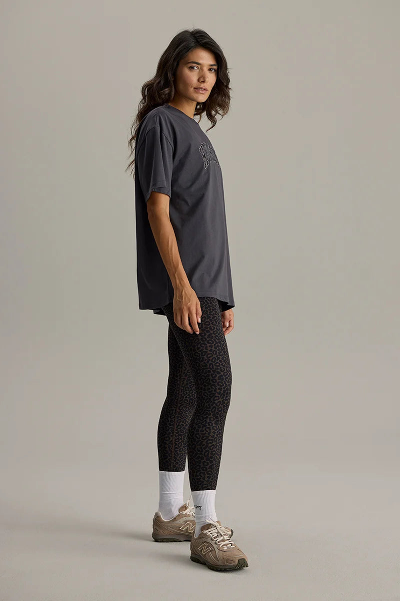 Hey Honey - Oversized T-Shirt Leo Dark Grey