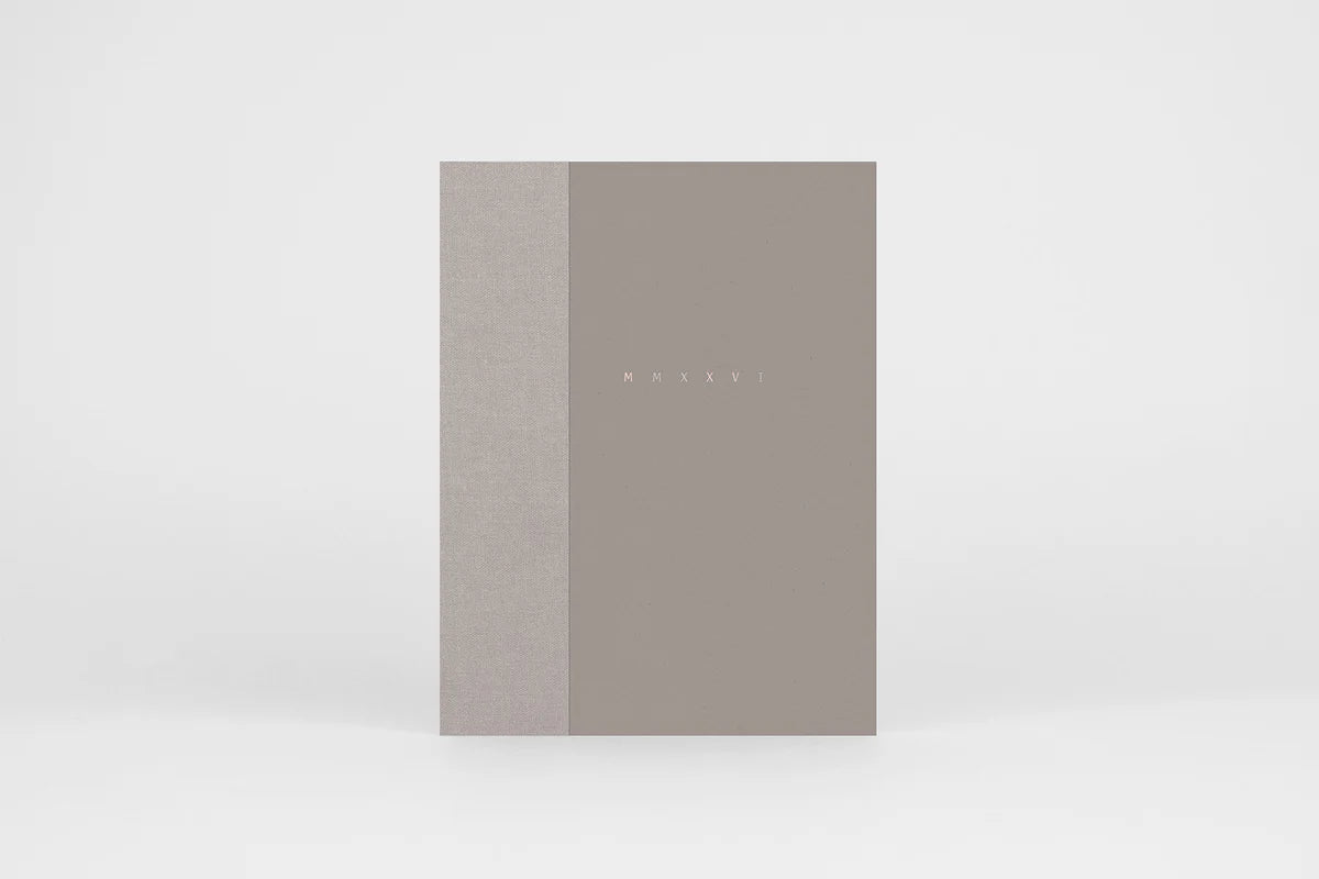 Klassischer Kalender 2026 A5 verschiedene Farben - Papierniczeni