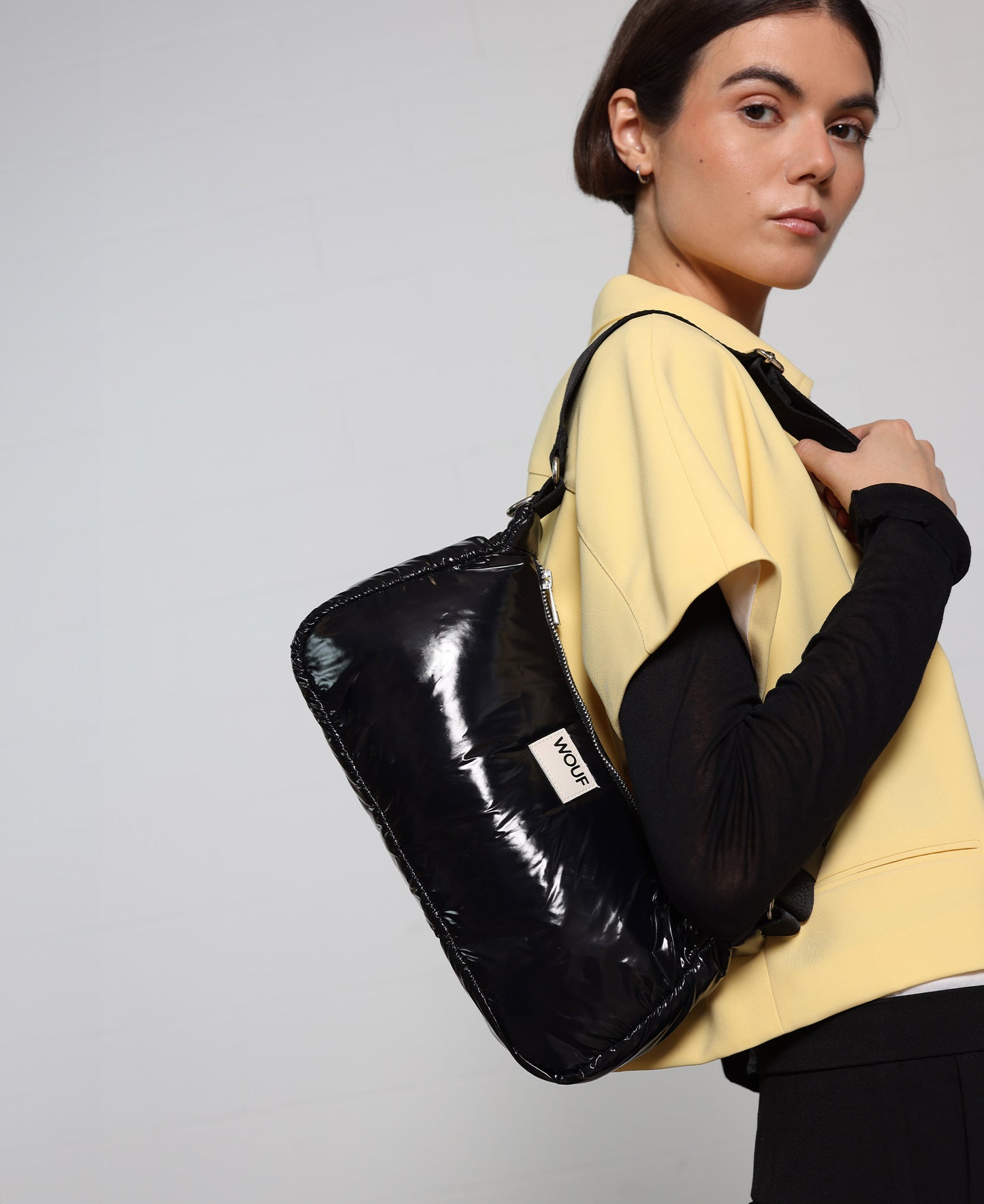 WOUF Glossy Nuit Shoulder Bag schwarz