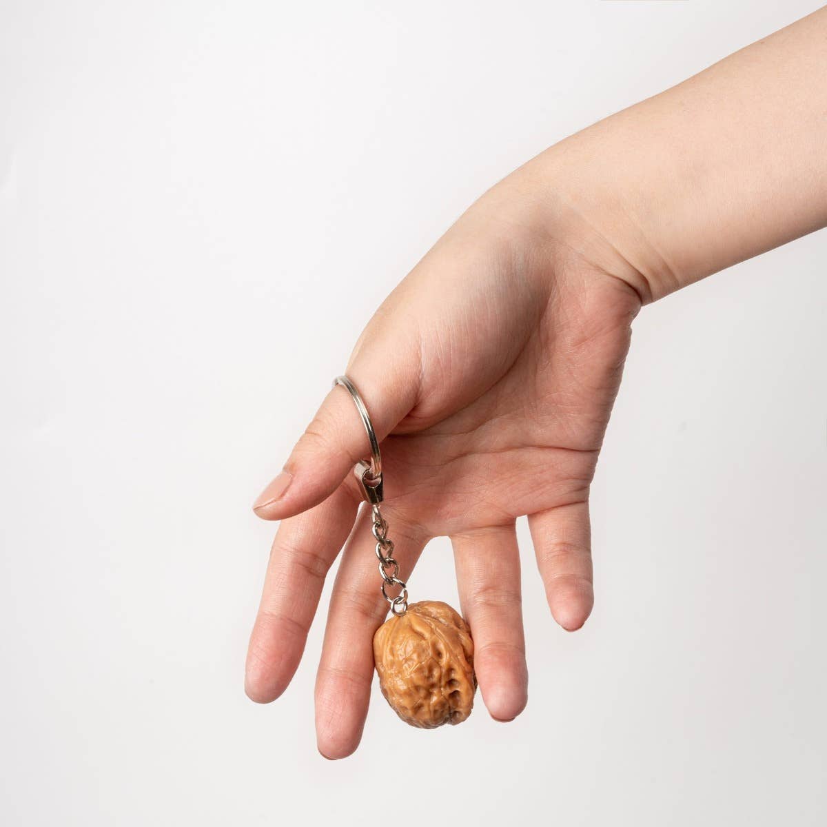 yumazing - Schlüsselanhänger Walnuss