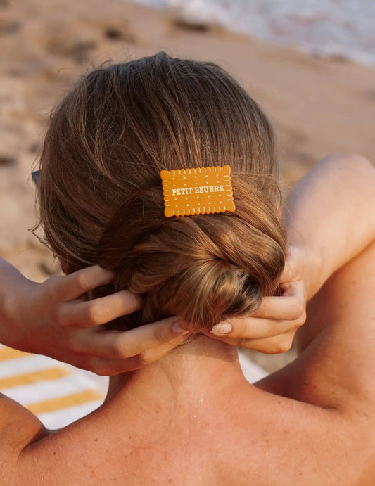 Petit Beurre Butterkeks Barrette Clip von Joanna Behar